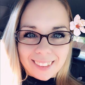 Meet your Posher, Crystal